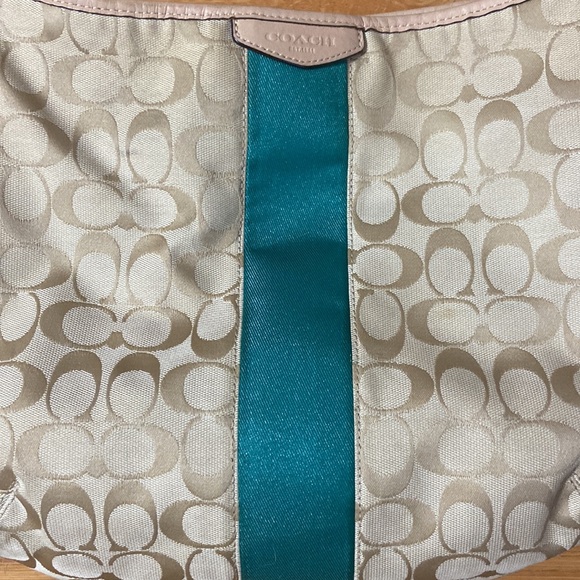 COACH shoulder bag and coordinating wallet - Picture 2 of 9